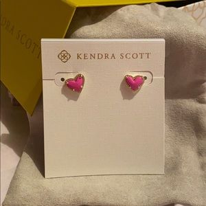 Kendra Scott Ari Heart Studs